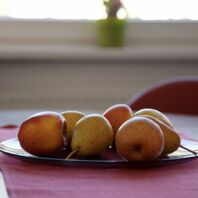 Foto: Äpfel und Birnen in einer Schale